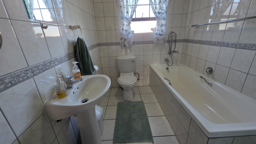 2 Bedroom Property for Sale in Fonteine Park Western Cape